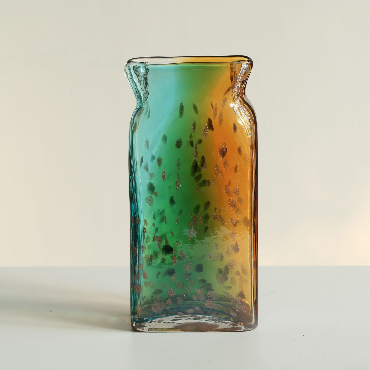 Handcrafted Glass Handbag Vase – Creative Light Luxury Home Décor