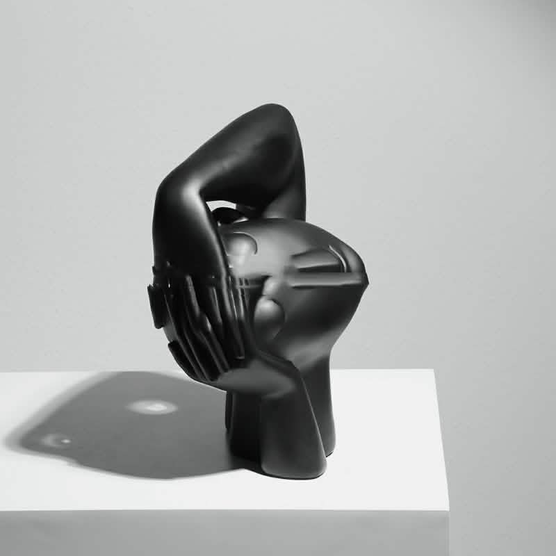 Abstract Crooked Head Resin Sculpture – Modern Artistic Ornament - Thinking about Portraits -