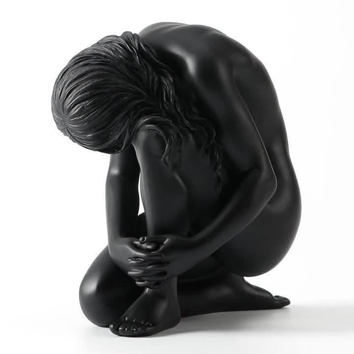 Abstract Kneeling Woman Sculpture – Modern Black Resin Figurine for Elegant Home & Contemporary Art Décor - Black -