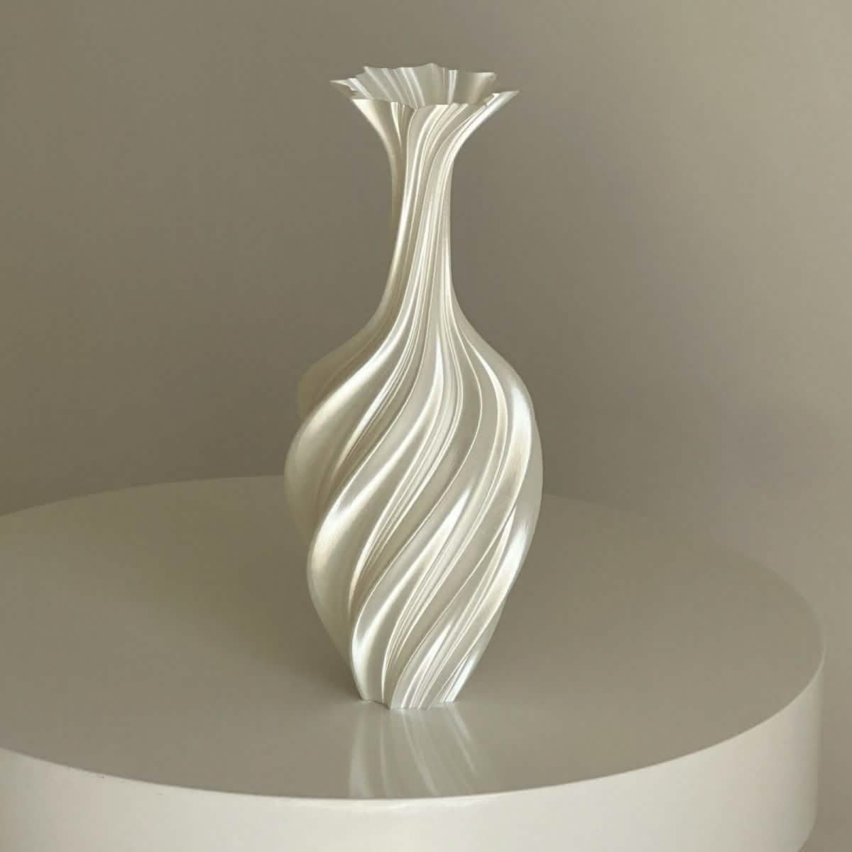 Artistic Twisted Metal Vase – Modern Abstract Retro Flower Arrangement Decor - White -