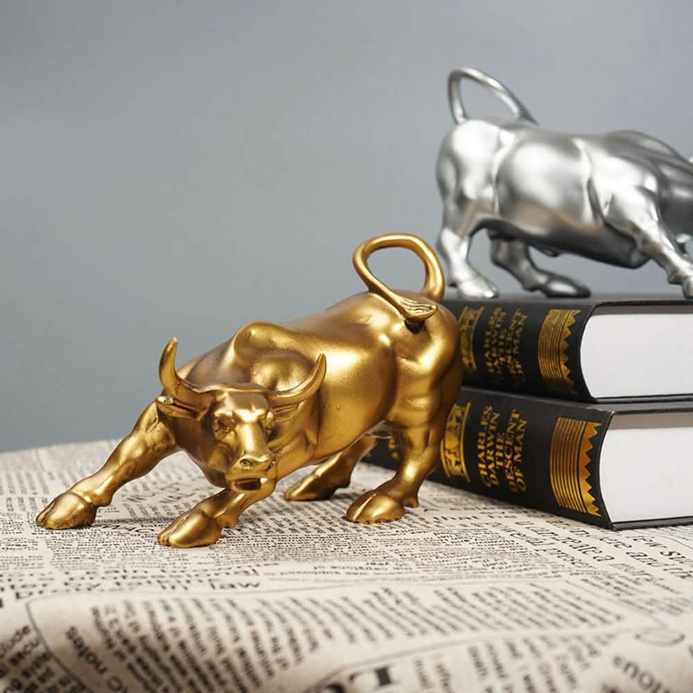 Charging Bull Resin Sculpture – Modern Desktop Décor - Black -