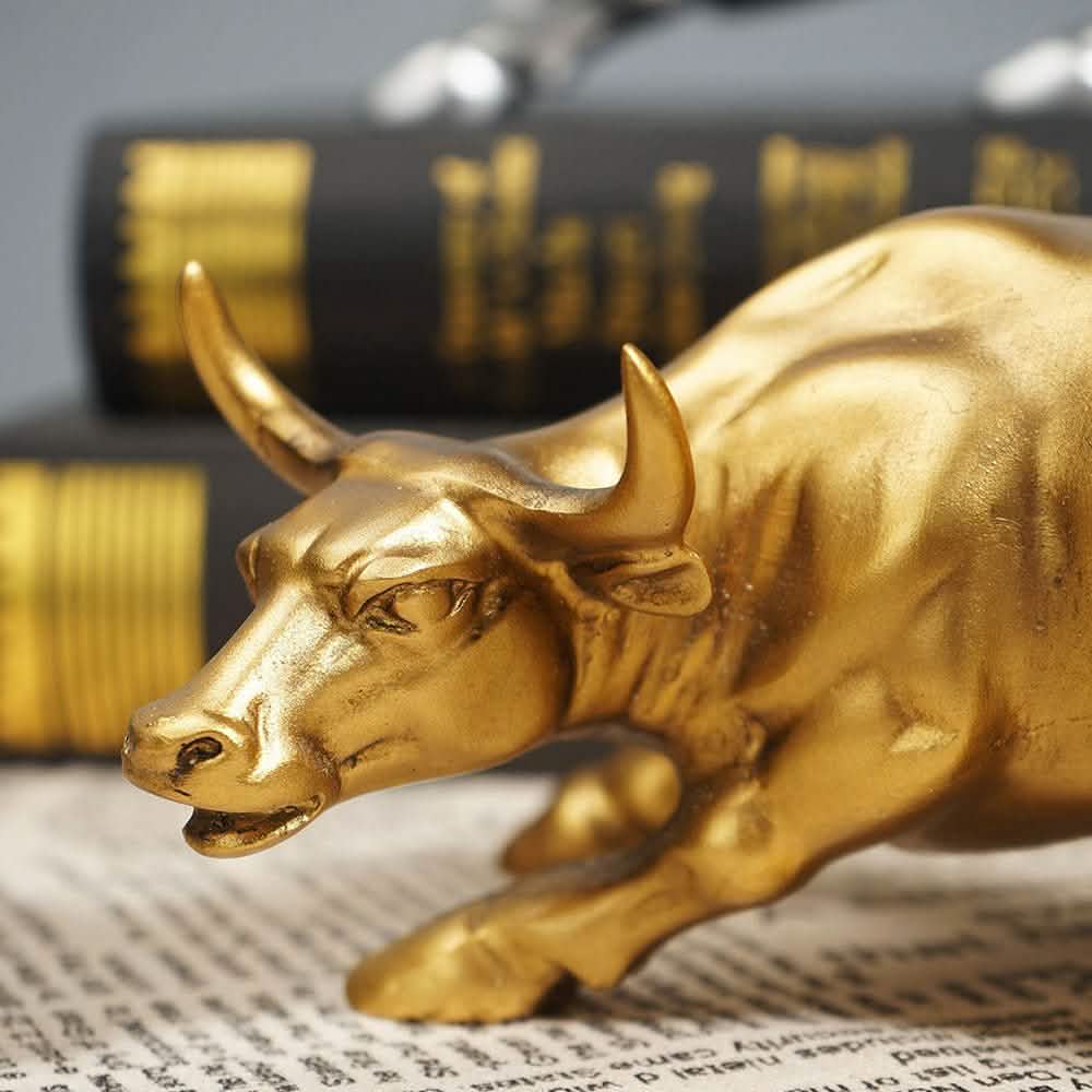 Charging Bull Resin Sculpture – Modern Desktop Décor - Black -