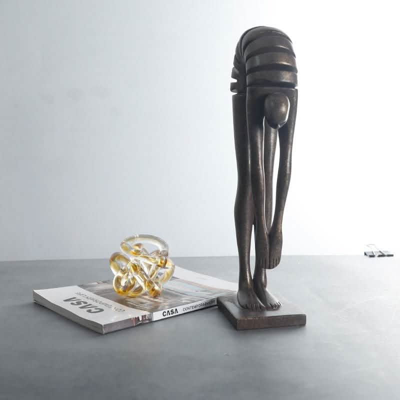 Curved Abstract Portrait Sculpture – Modern Minimalist Resin Art - Dark bronze -