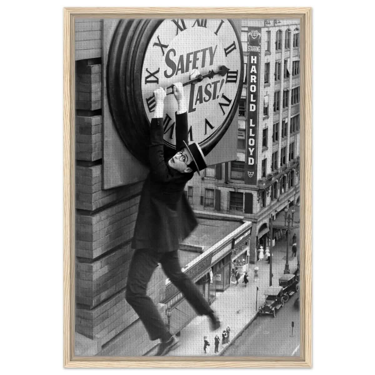Da Vinci Pop Art wall art Print | Safety Last! (1923) - Framed Canvas - 50x75 cm / 20x30″ - Wood frame