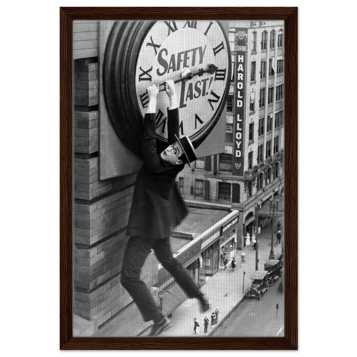 Da Vinci Pop Art wall art Print | Safety Last! (1923) - Framed Canvas - 40x60 cm / 16x24″ - Dark wood frame