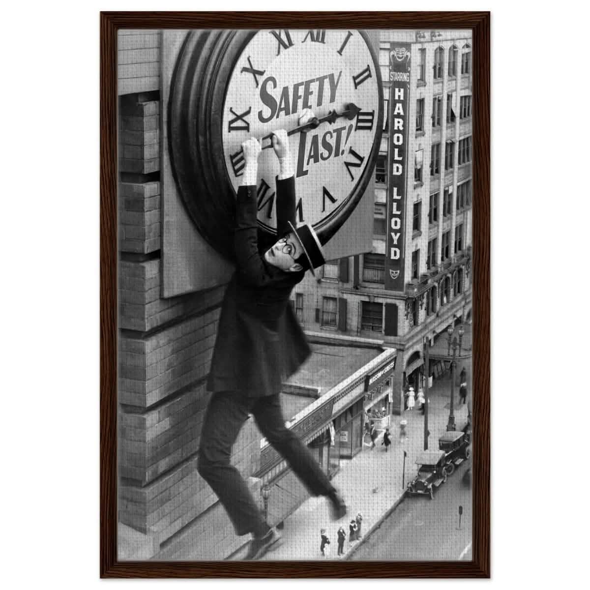 Da Vinci Pop Art wall art Print | Safety Last! (1923) - Framed Canvas - 50x75 cm / 20x30″ - Dark wood frame
