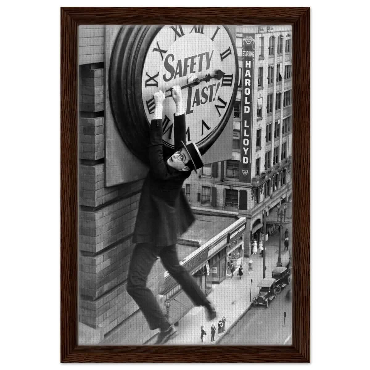 Da Vinci Pop Art wall art Print | Safety Last! (1923) - Framed Canvas - 30x45 cm / 12x18″ - Dark wood frame