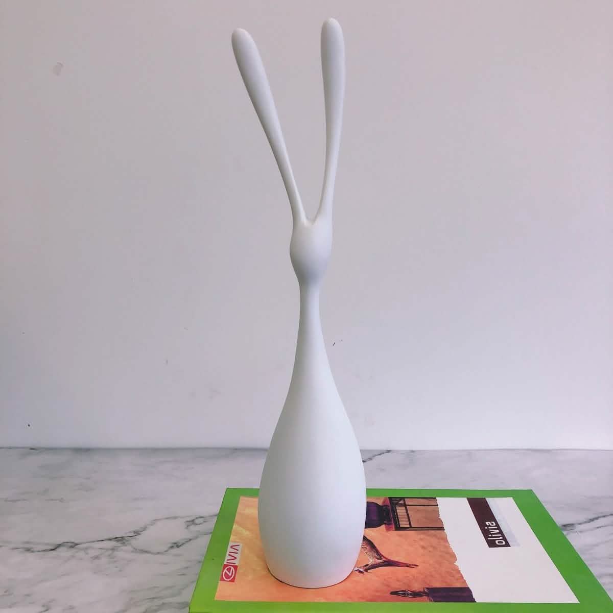 Modern Geometric Rabbit Resin Sculptures – Minimalist Nordic Ornaments (Black & White) - Standing - White -