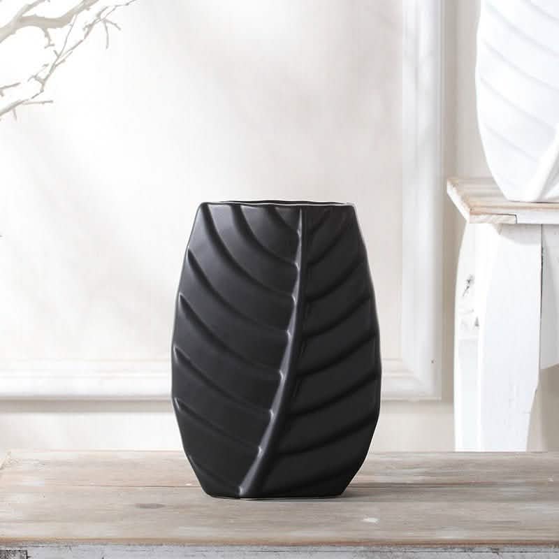 Modern Leaf Ceramic Vase – Nordic Minimalist Home Décor - Black -