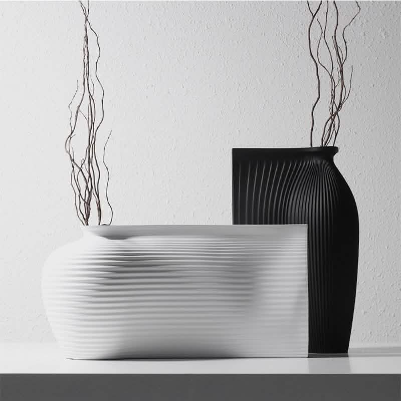 Nordic Minimalist Geometric Resin Vase – Modern Black & White Sculptural Décor - Black -