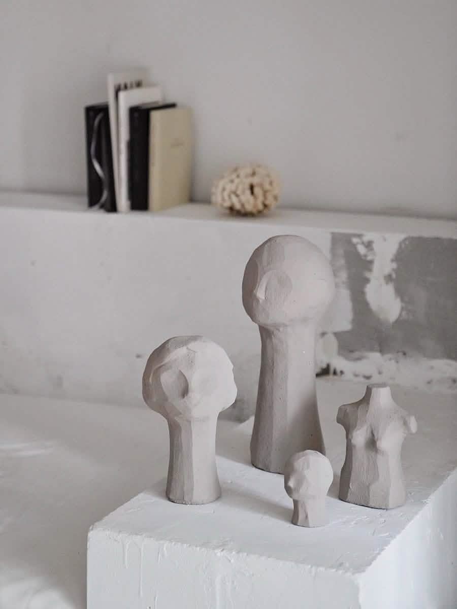 Original plaster sculpture of human body - Stand grey -