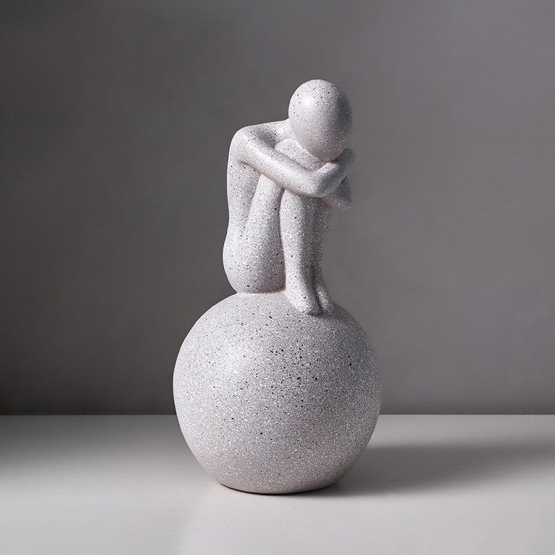Abstract Couple Statue of Love – Modern Nordic Resin Sculpture for Living Room Decoration & Romantic Home Décor - Grey - sitting on the ball - 