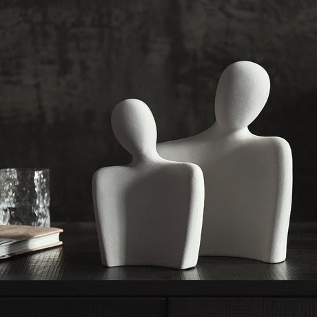 Abstract Embrace Couple Sculpture | Modern Resin Art Décor - Black & White - 
