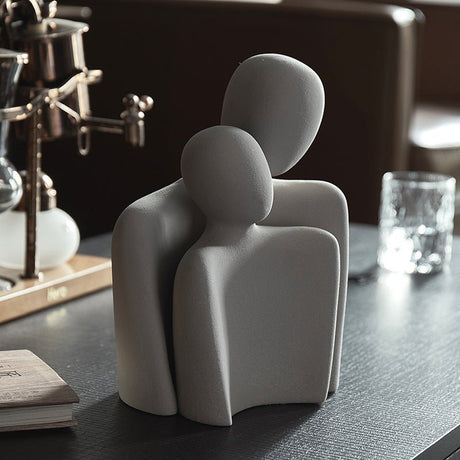Abstract Embrace Couple Sculpture | Modern Resin Art Décor - Black & White - 
