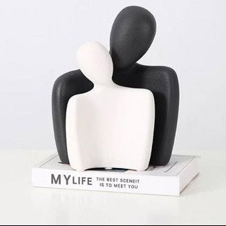 Abstract Embrace Couple Sculpture | Modern Resin Art Décor - Black & White V2 - 