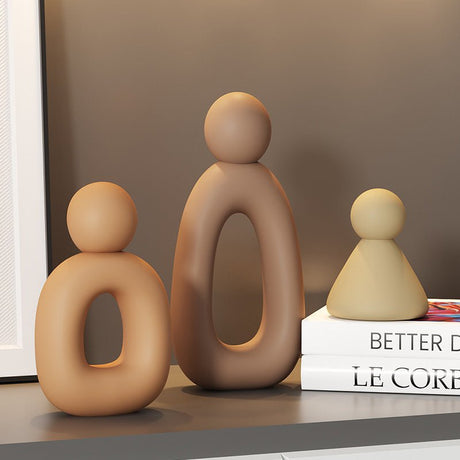 Abstract Family of Three Sculpture – Modern Resin Ornament - Multicolour - 