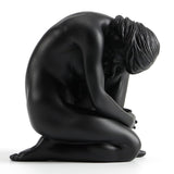 Abstract Kneeling Woman Sculpture – Modern Black Resin Figurine for Elegant Home & Contemporary Art Décor - Black - 