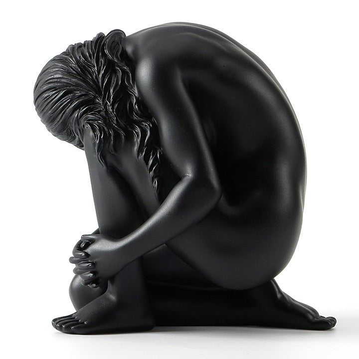 Abstract Kneeling Woman Sculpture – Modern Black Resin Figurine for Elegant Home & Contemporary Art Décor - Black - 
