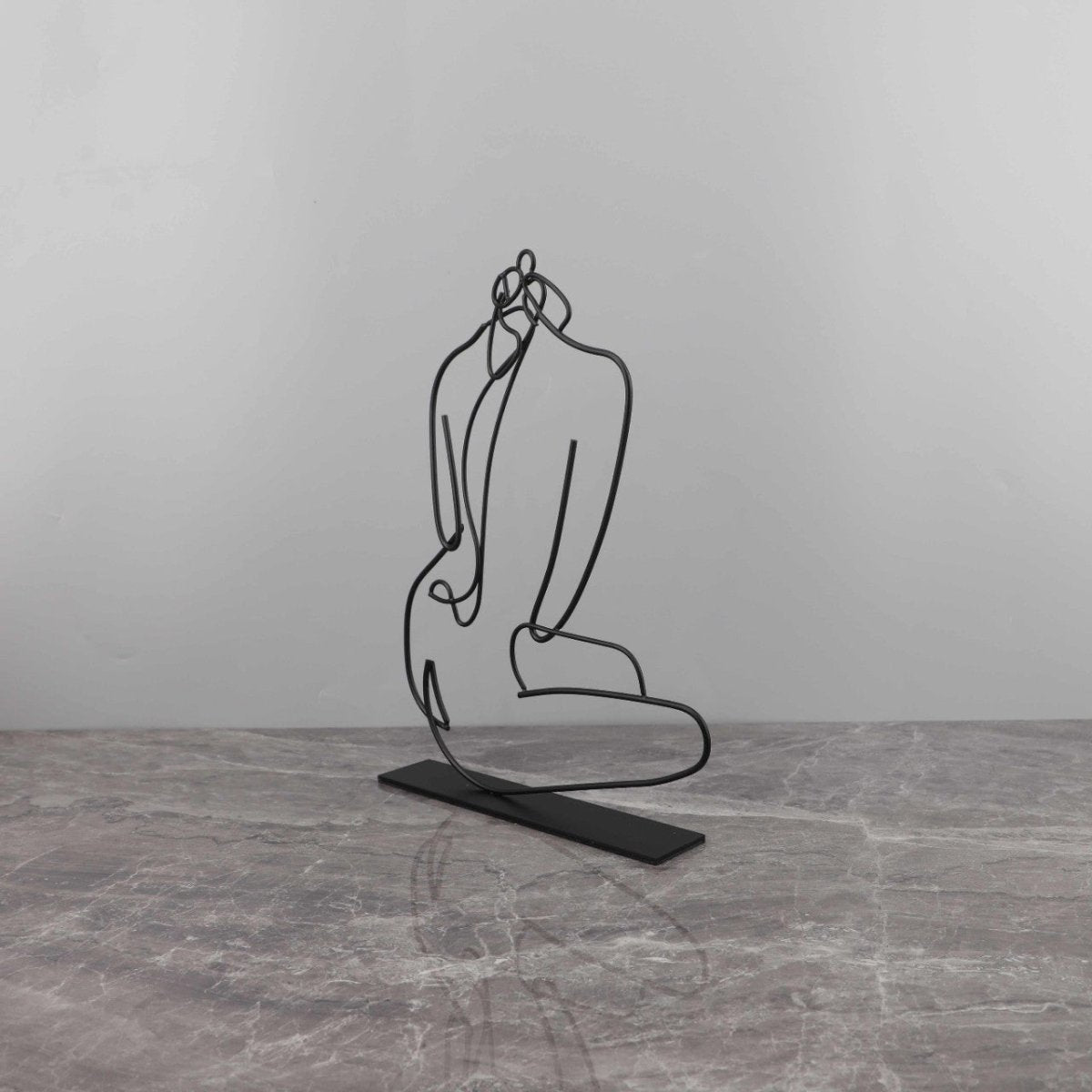 Abstract Line Art Metal Sculpture – Modern Minimalist Character Ornament - Black - 