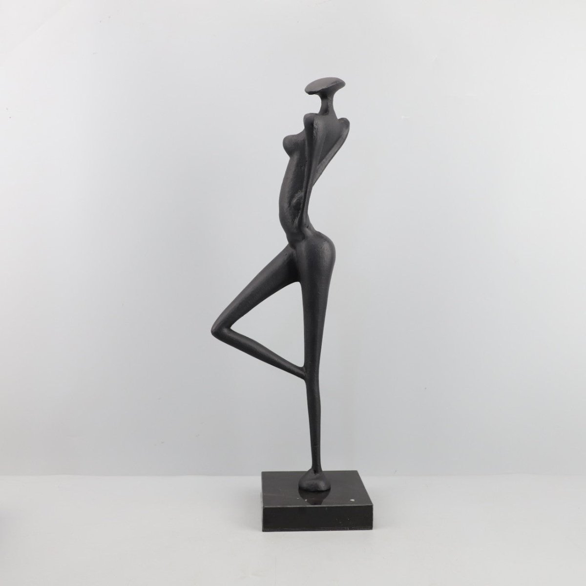 Abstract Metal Figurine Sculpture – Modern European Art Décor - 18x12x49CM - 