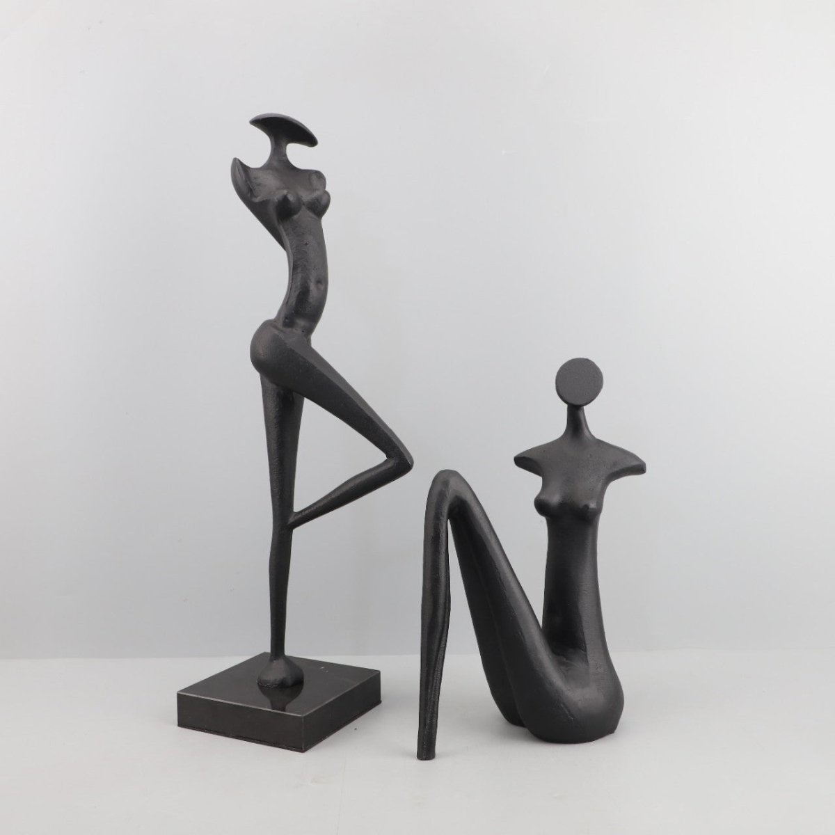 Abstract Metal Figurine Sculpture – Modern European Art Décor - 18x12x49CM - 
