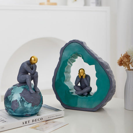Abstract Thinker Sculpture – Modern Resin Character Art - A - 11 x 11 x 17.5 cm - 
