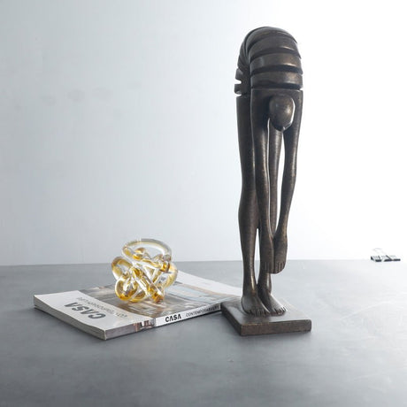 Curved Abstract Portrait Sculpture – Modern Minimalist Resin Art - Dark bronze - 