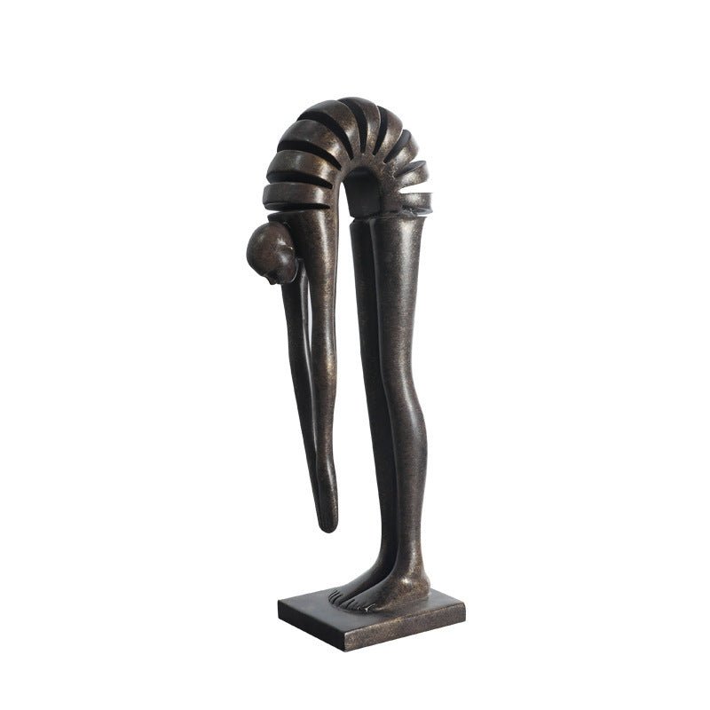 Curved Abstract Portrait Sculpture – Modern Minimalist Resin Art - Dark bronze - 