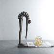 Curved Abstract Portrait Sculpture – Modern Minimalist Resin Art - Dark bronze - 