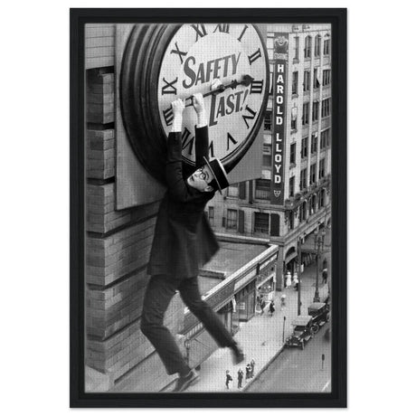 Da Vinci Pop Art wall art Print | Safety Last! (1923) - Framed Canvas - 40x60 cm / 16x24″ - Black frame