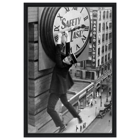 Da Vinci Pop Art wall art Print | Safety Last! (1923) - Framed Canvas - 50x75 cm / 20x30″ - Black frame