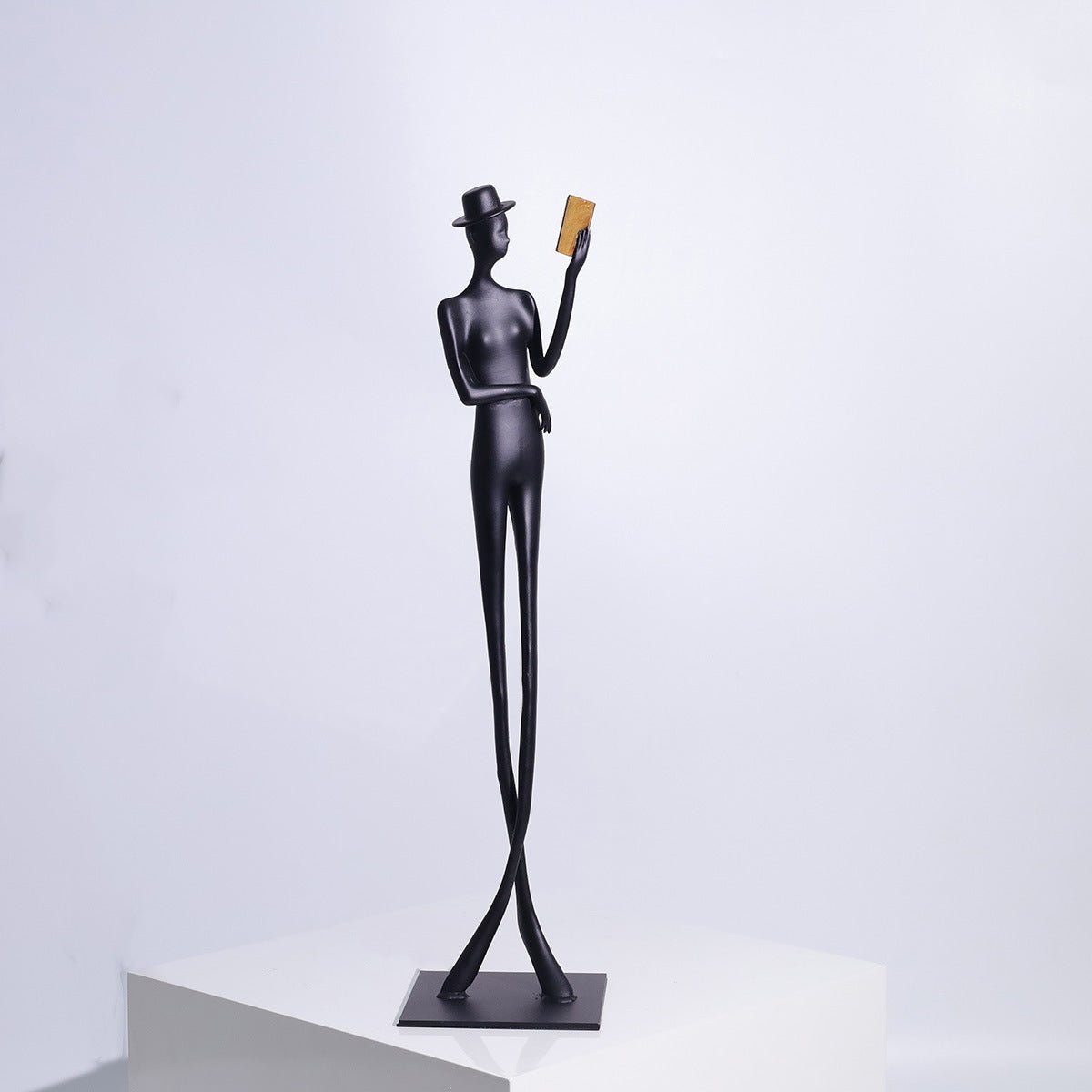 Elegant Reading woman Sculpture – Black Cast Aluminum Art Décor - 12 x 12 x 51 cm - 