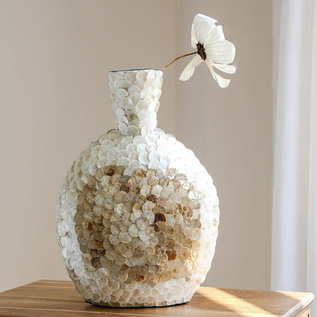 French Entry Lux Golden Shell Art Vase – Coastal Luxury Home Décor - Gold - 