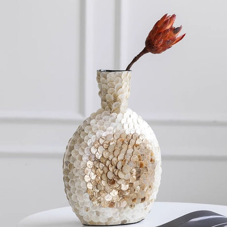 French Entry Lux Golden Shell Art Vase – Coastal Luxury Home Décor - Gold - 