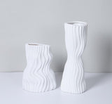 Modern Minimalist Corrugated Resin Vase – Black & White Sculptural Flower Holder - Black Large 13x11x34cm - 
