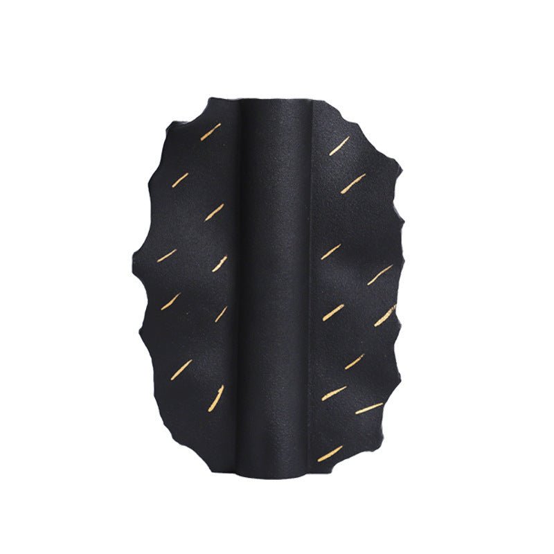Modern Minimalist Corrugated Resin Vase – Black & White Sculptural Flower Holder - Meteor Vase 21x6x30cm - 