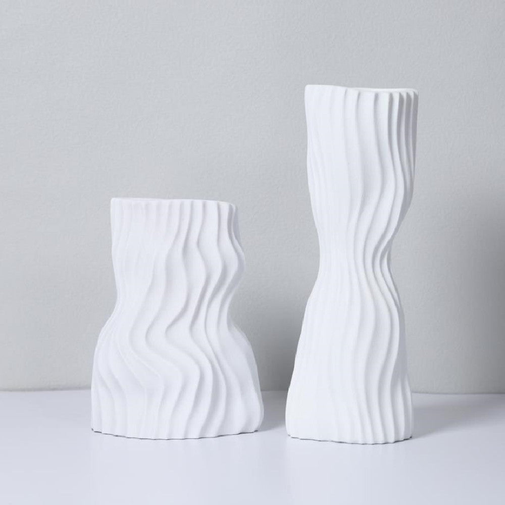 Modern Minimalist Corrugated Resin Vase – Black & White Sculptural Flower Holder - Black Large 13x11x34cm - 