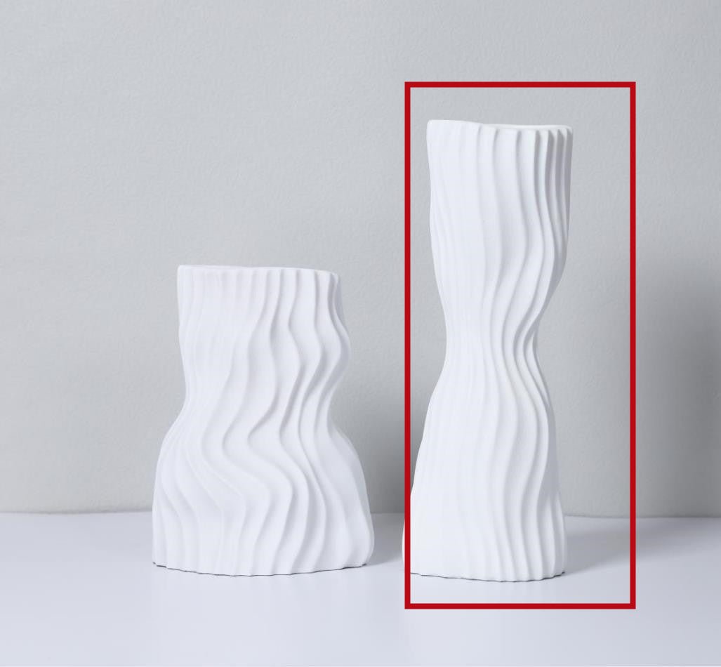 Modern Minimalist Corrugated Resin Vase – Black & White Sculptural Flower Holder - White Large 13 X11x34cm - 