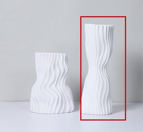 Modern Minimalist Corrugated Resin Vase – Black & White Sculptural Flower Holder - White Large 13 X11x34cm - 
