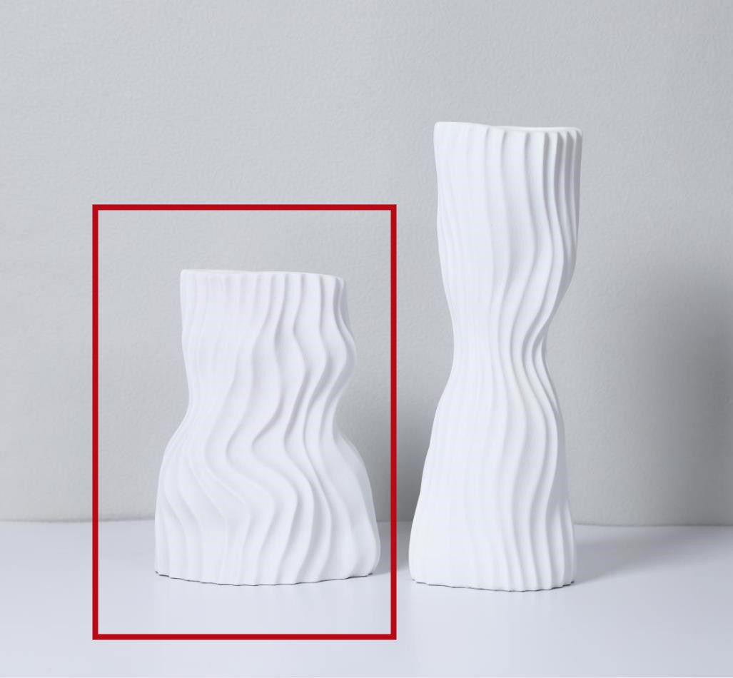 Modern Minimalist Corrugated Resin Vase – Black & White Sculptural Flower Holder - White Small 18 X12x23cm - 