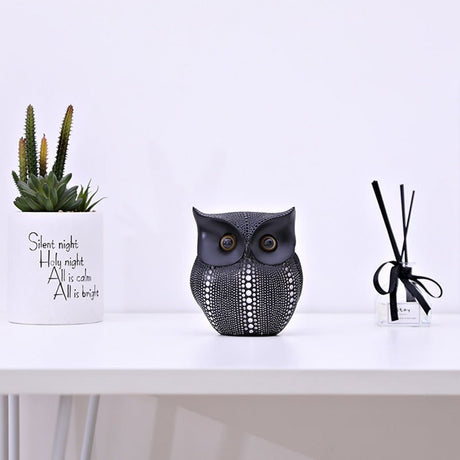 Modern Owl Resin Figurines – Symbol of Wisdom & Home Charm - Black - 