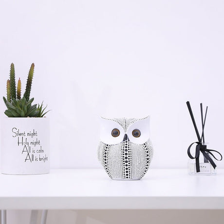 Modern Owl Resin Figurines – Symbol of Wisdom & Home Charm - Black - 