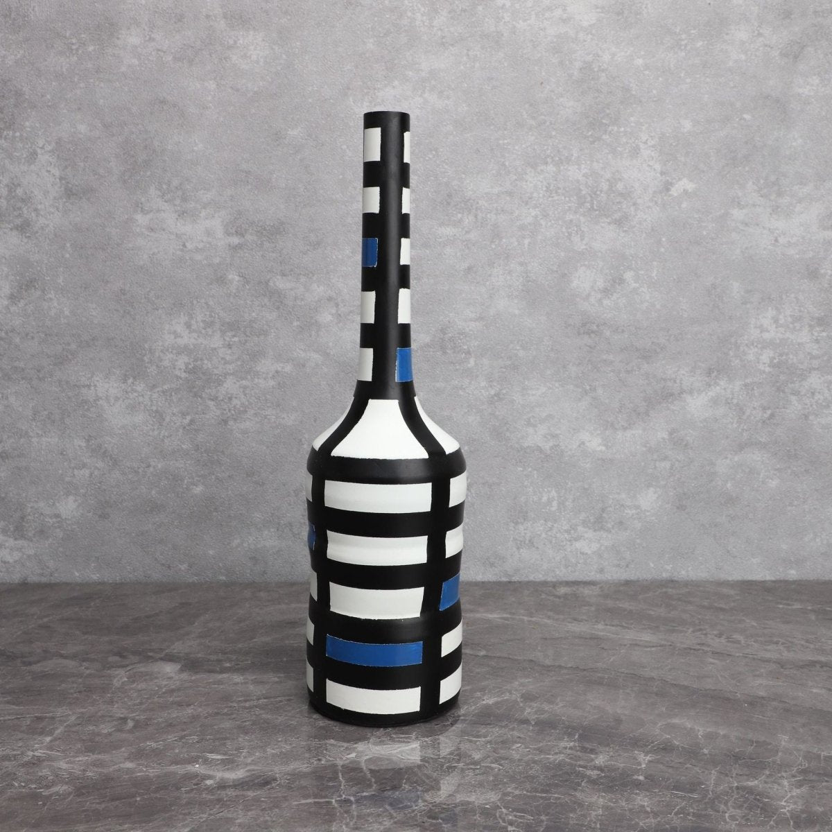 Modern Resin Painted Grid Vase – Geometric Decorative Home Ornament - Tall Grid Vase – 37 cm - 