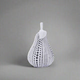 Modern Resin Pear Sculpture – Minimalist Fruit Ornament for Home Décor - 18x10.5x10.5cm - Pear - 