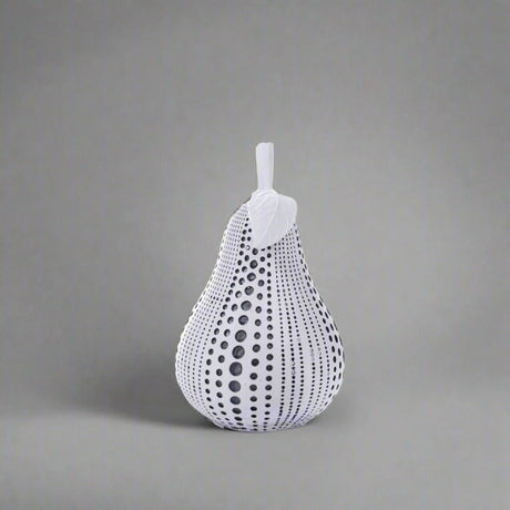 Modern Resin Pear Sculpture – Minimalist Fruit Ornament for Home Décor - 18x10.5x10.5cm - Pear - 