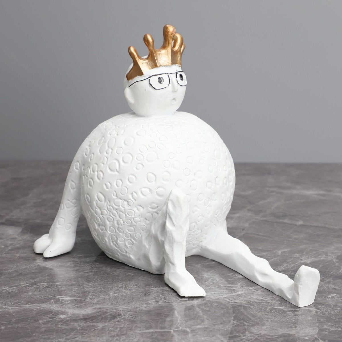 Whimsical King Figurine Sculpture – Modern Abstract Resin Statue with Crown & Glasses for Creative Home Décor - White - 